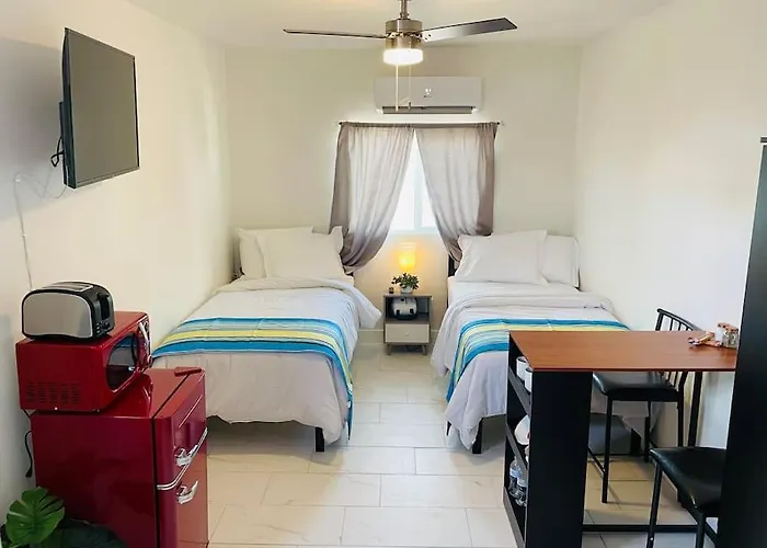 Apartamento Your Downtown With Amenities Unit B