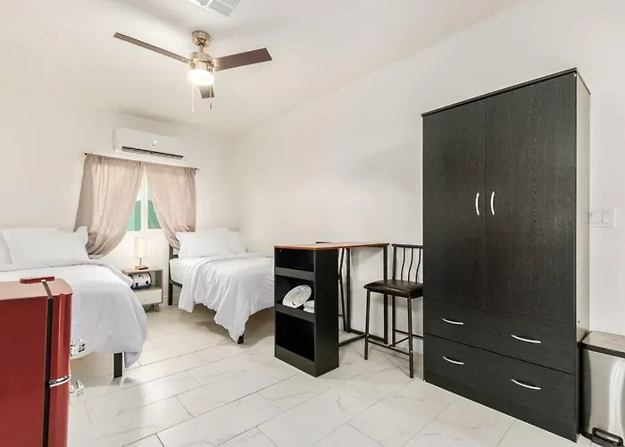 Your Downtown With Amenities Unit B Apartamento